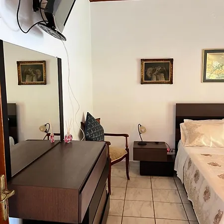 Poseidon Beach Bar & Restaurant شقة باليوكاستريتسا