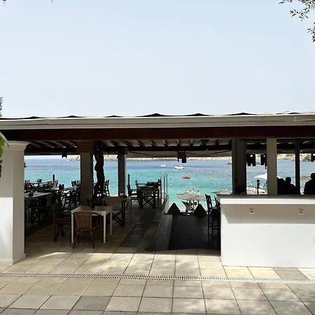 Poseidon Beach Bar & Restaurant باليوكاستريتسا