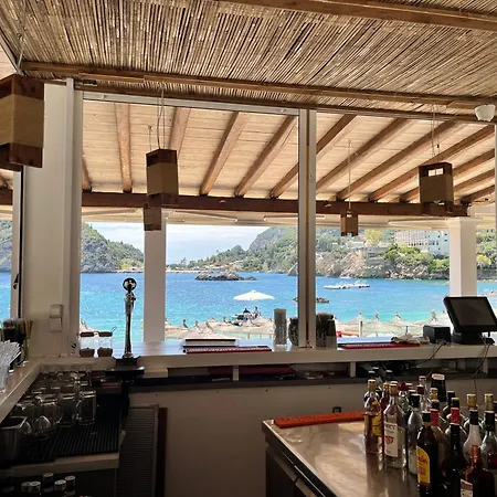 Poseidon Beach Bar & Restaurant شقة باليوكاستريتسا