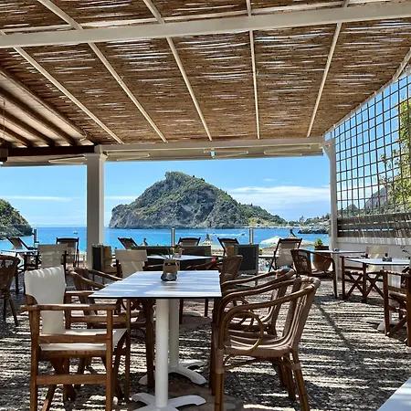 Poseidon Beach Bar & Restaurant * باليوكاستريتسا