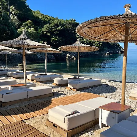 Poseidon Beach Bar & Restaurant *