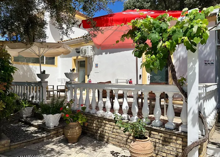 Poseidon Bar & Restaurant *
