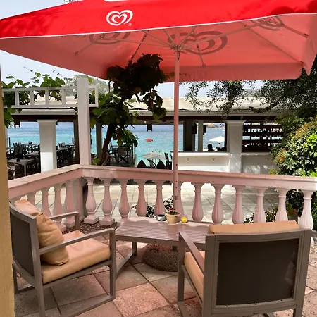 Poseidon Beach Bar & Restaurant Daire