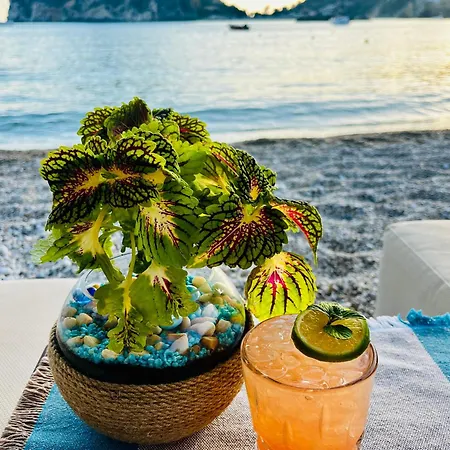 Poseidon Bar & Restaurant Lägenhet *